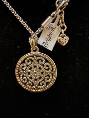 NWT Brighton Illumina Necklace JL4852 Crystal Medallion Filigree Silver Adjustab